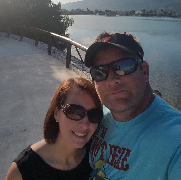 Meet your Posher, Laura - Picture 1 of 1